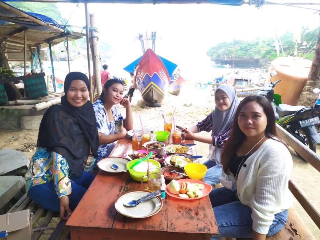 Lunch at Gesing Beach
