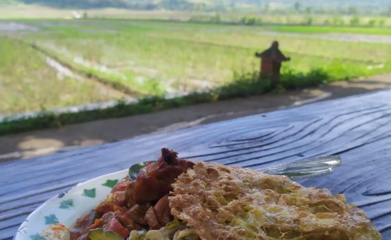 Geblek Pari: Traditional Restaurant with Amazing Rice Fields in the Background Geblek Pari 5