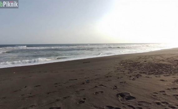 The Beauty of Samas Beach and the Delicious Fried Duck of Umar Plenteng The Beauty of Samas Beach and the Delicious Fried Duck of Umar Plenteng