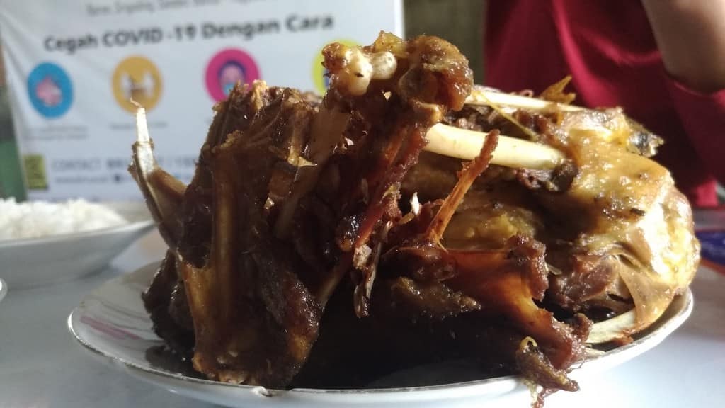 The Beauty of Samas Beach and the Delicious Fried Duck of Umar Plenteng